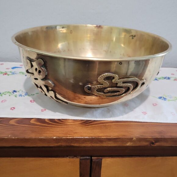 Large Vintage Brass Bowl with Chinese Characters Chinoiserie MCM Patina planter - Picture 2 of 15